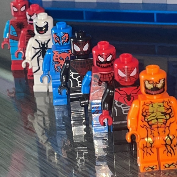 Storage Book Case & Figures - Picture 13 of 13